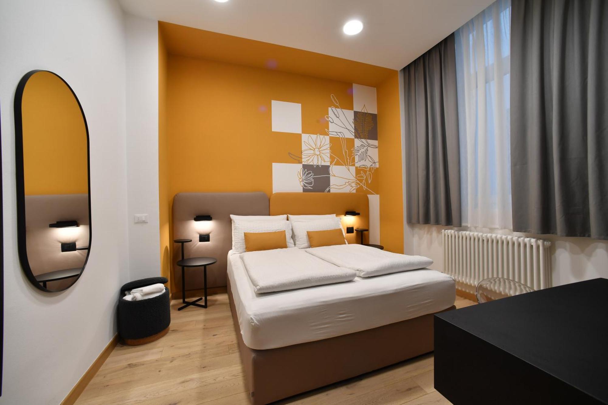 House Of Bruno - No Reception Hotel Trento Bagian luar foto